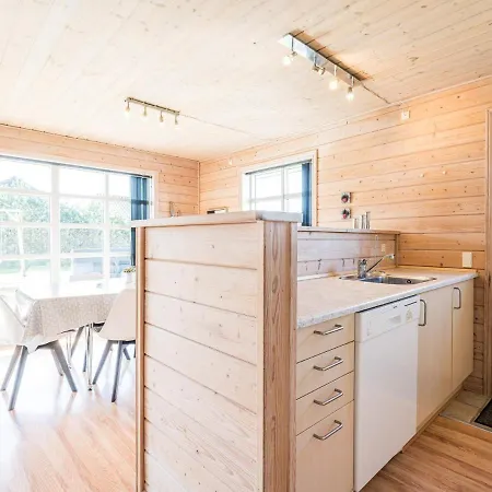 Modern Woodland Retreat-by Traum Tarm