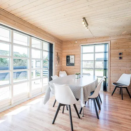 Modern Woodland Retreat-by Traum Tarm