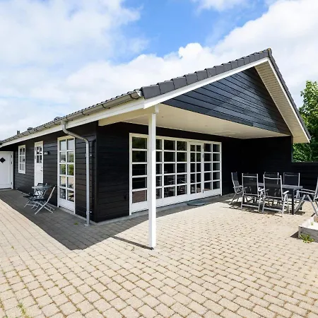 Modern Woodland Retreat-by Traum