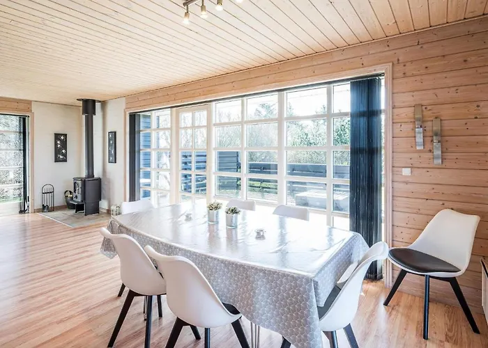 Modern Woodland Retreat-by Traum Holiday home Tarm