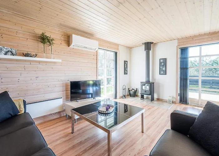Modern Woodland Retreat-by Traum